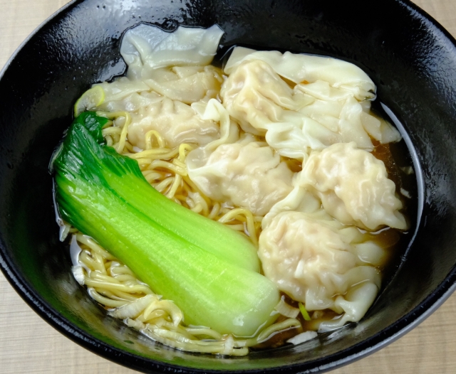 所さんお届けモノです】黒豚のワンタン麺のお取り寄せ・通販 弾八